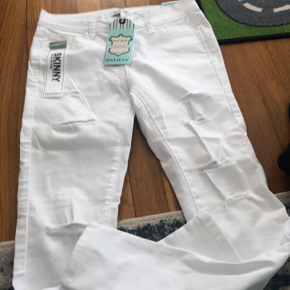 NWT white distressed skinny jeans
